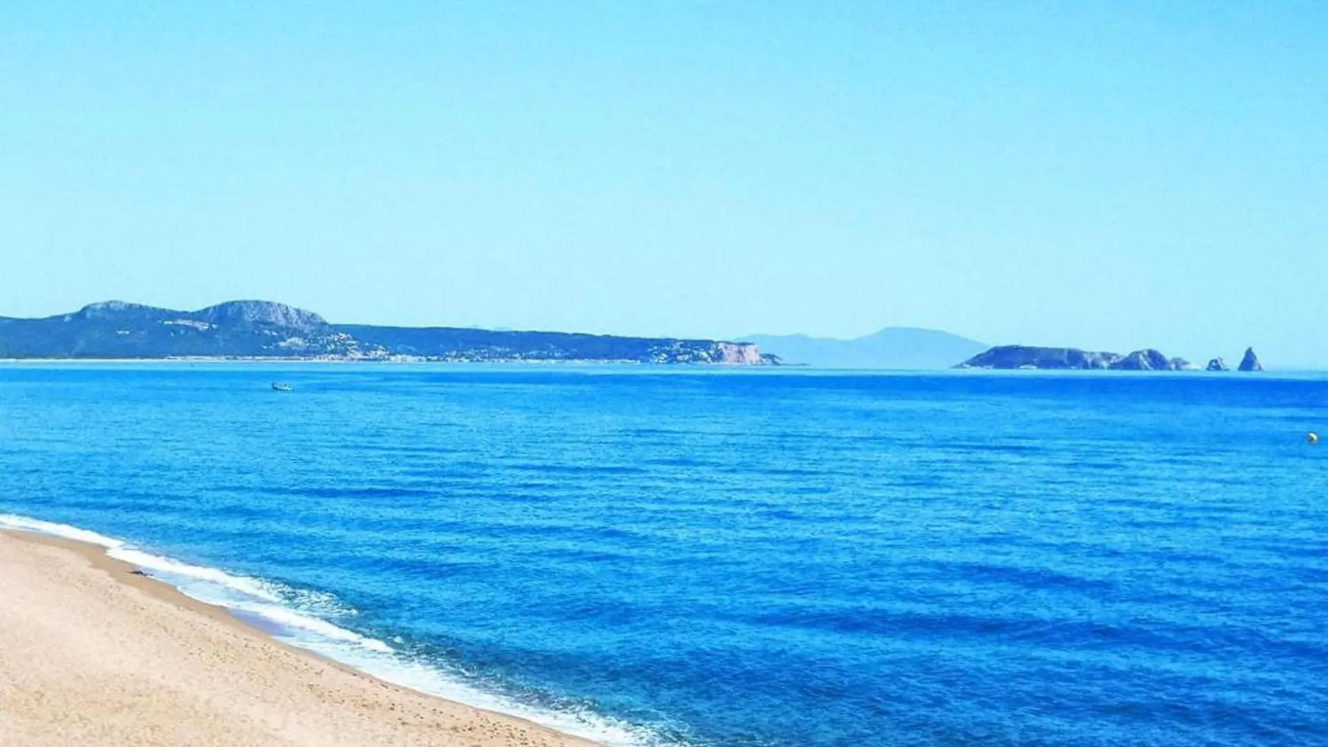 Apartment With Shared Pool In Pals Beach Begur Spanien